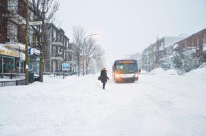 rue enneigé à Montréal